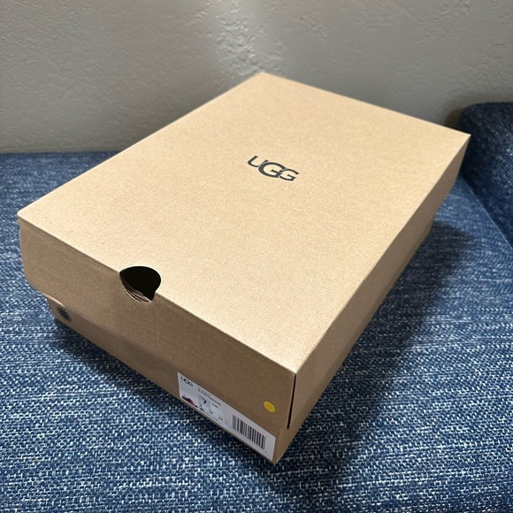 UGG Fluff Yeah Slides - Picture 3 of 9